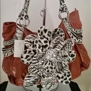 Medium shoulder bag, mustard leopard print